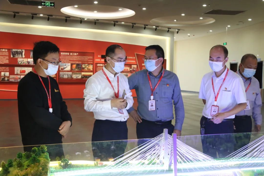 坚定信心 加压奋进 | AB娱乐集团深入学习贯彻兰州新区获批国家级新区10周年刷新生长座谈会聚会精神-兰州新区AB娱乐集团门户网站
