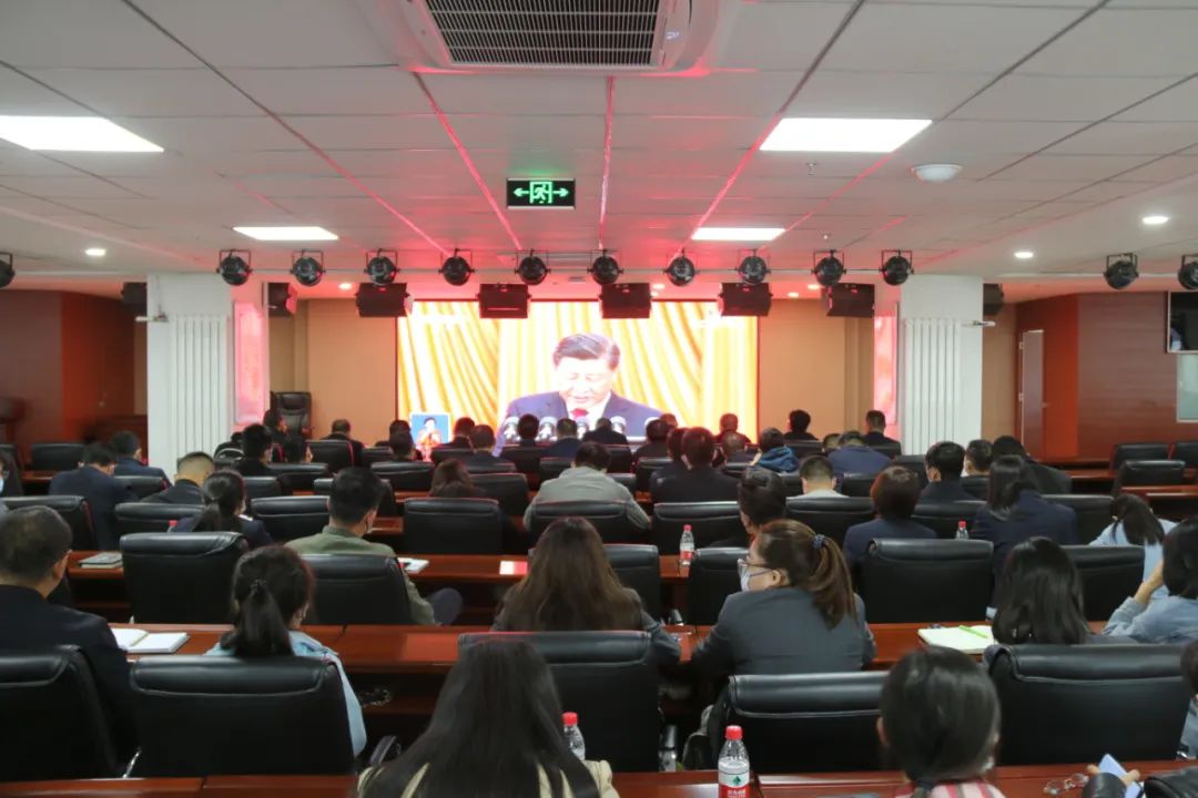 新区AB娱乐集团党员干部职工收听收看党的二十大开幕会盛况-兰州新区AB娱乐集团门户网站