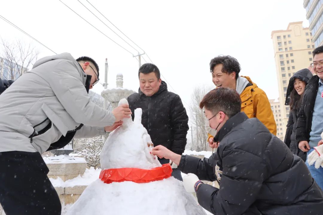职工协力保流通 扫雪除冰护平安-兰州新区AB娱乐集团门户网站