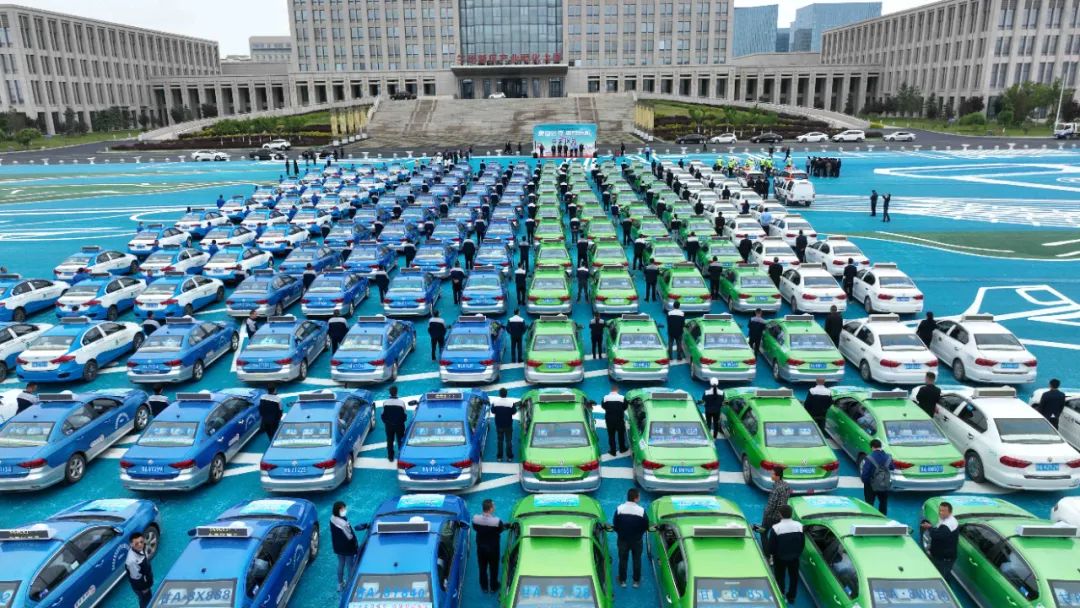 爱心送考 助梦远航 | 兰州新区“高考直通车”正式发车-兰州新区AB娱乐集团门户网站