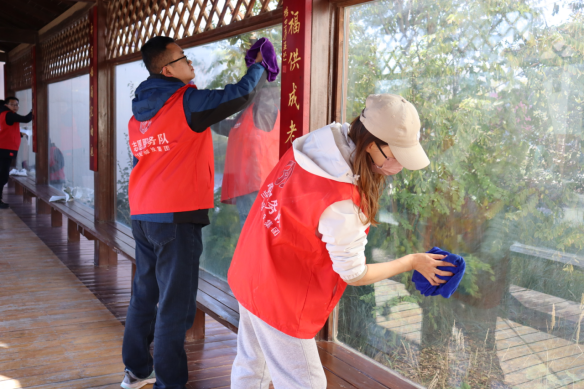 AB娱乐集团开展“情系福利院 爱满重阳节”联学联建活动-兰州新区AB娱乐集团门户网站