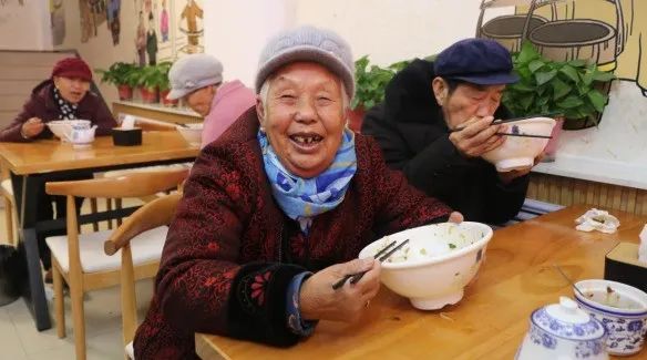 社区大食堂，，，，，，把民生实事办到住民心坎上！-兰州新区AB娱乐集团门户网站
