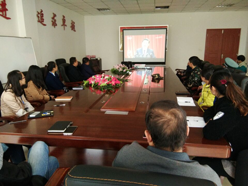 新区AB娱乐集团组织党员干部员工集中寓目十九大开幕会-兰州新区AB娱乐集团门户网站