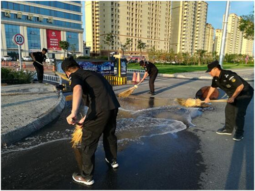 暴雨如注|物业人迎难而上显继续-兰州新区AB娱乐集团门户网站