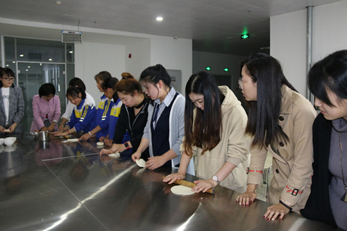 新区AB娱乐集团关爱留守儿童 共度欢喜中秋-兰州新区AB娱乐集团门户网站