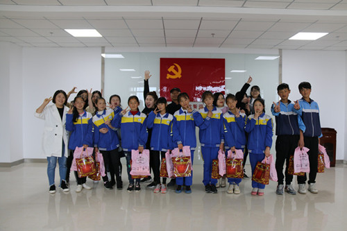 新区AB娱乐集团关爱留守儿童 共度欢喜中秋-兰州新区AB娱乐集团门户网站