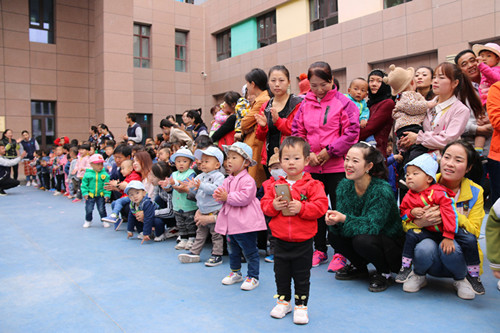 新区AB娱乐集团开展“花开的声音”自愿服务活动-兰州新区AB娱乐集团门户网站