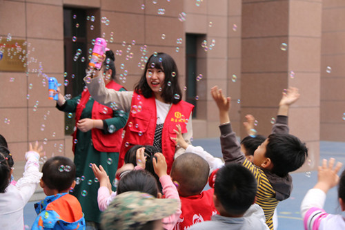 新区AB娱乐集团开展“花开的声音”自愿服务活动-兰州新区AB娱乐集团门户网站