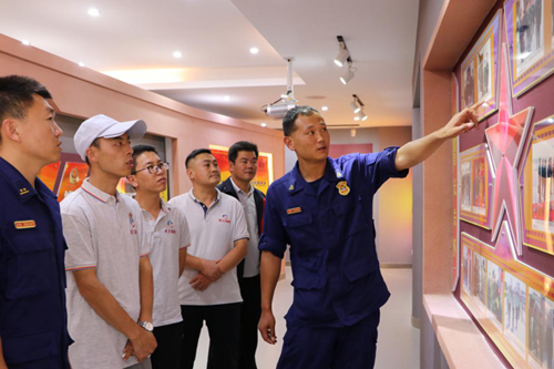 新区城建工程有限公司夏日送清凉 慰问消防官兵-兰州新区AB娱乐集团门户网站