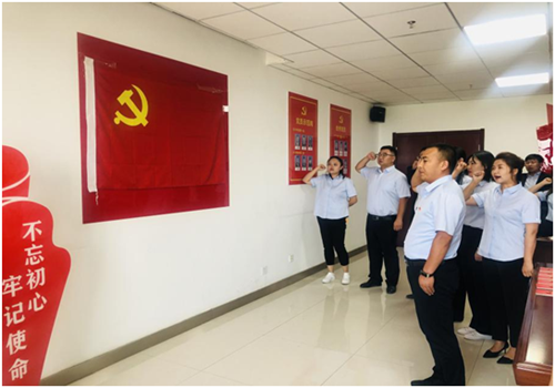 房地产公司党支部举行准备党员入党宣誓仪式-兰州新区AB娱乐集团门户网站