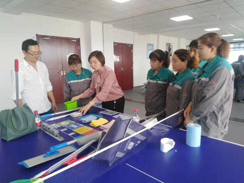 推进保洁服务细腻化?增进物业服务再提升-兰州新区AB娱乐集团门户网站