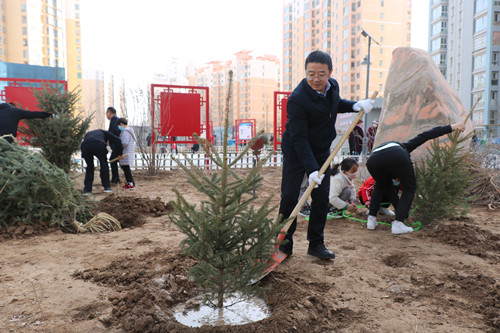 新区AB娱乐集团开展义务植树活动-兰州新区AB娱乐集团门户网站