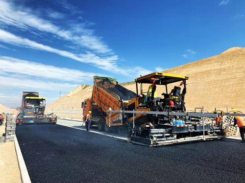 兰州新区经三十三路与G341线立交工程正式进入沥青路面施工阶段-兰州新区AB娱乐集团门户网站