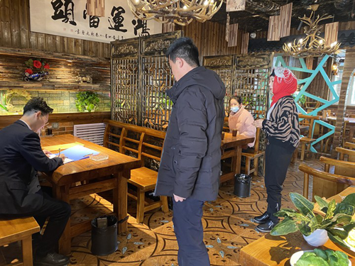 置业公司开展节后“排查清静隐患，，助力商户复工开业”回访活动-兰州新区AB娱乐集团门户网站